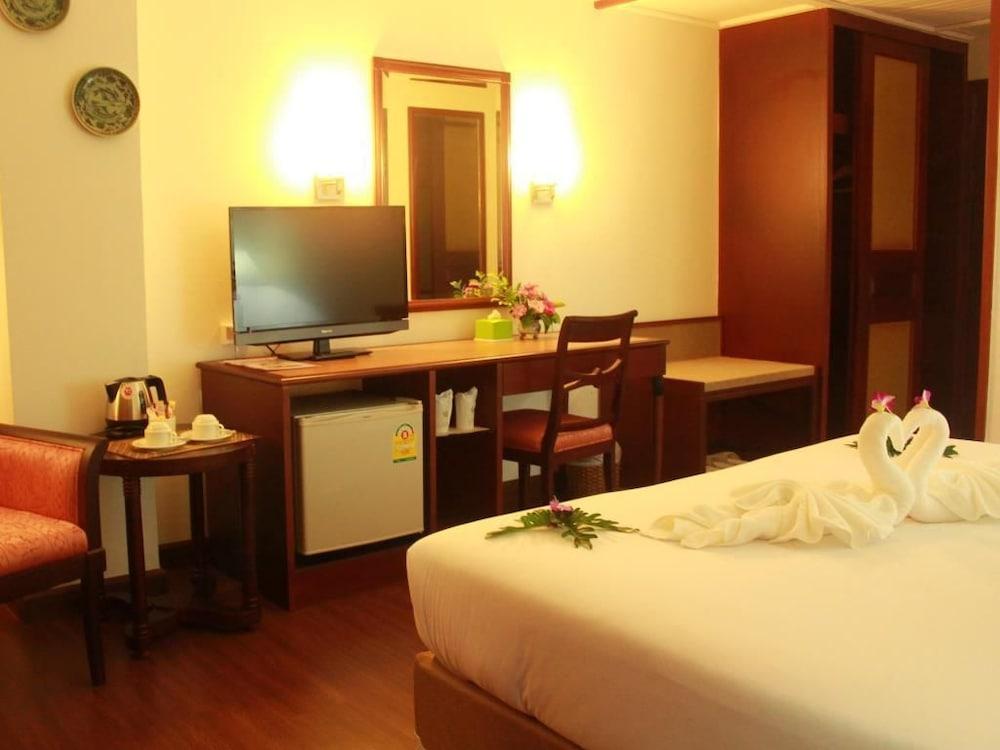 Mayflower Grande Hotel Phitsanulok Exterior foto
