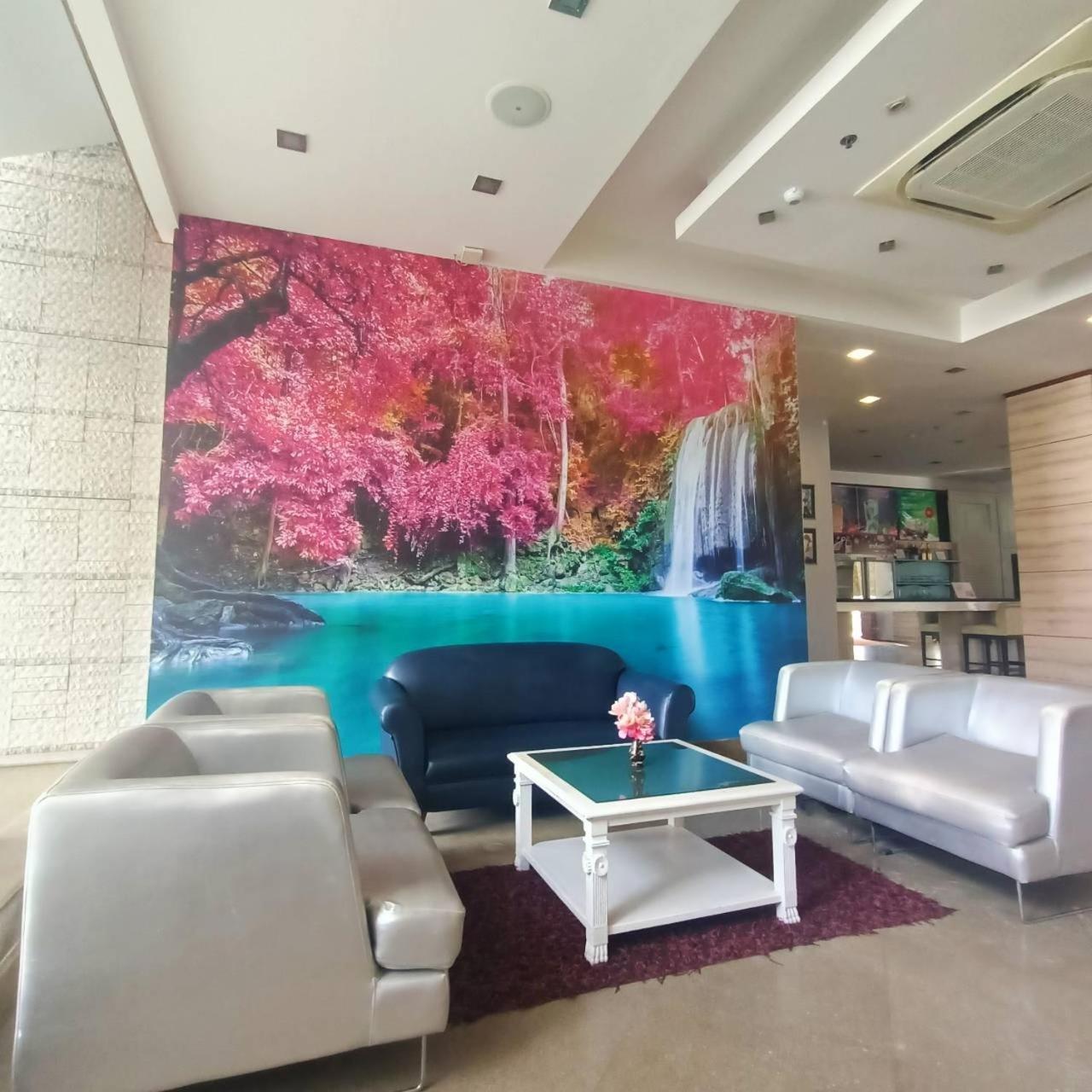 Mayflower Grande Hotel Phitsanulok Exterior foto