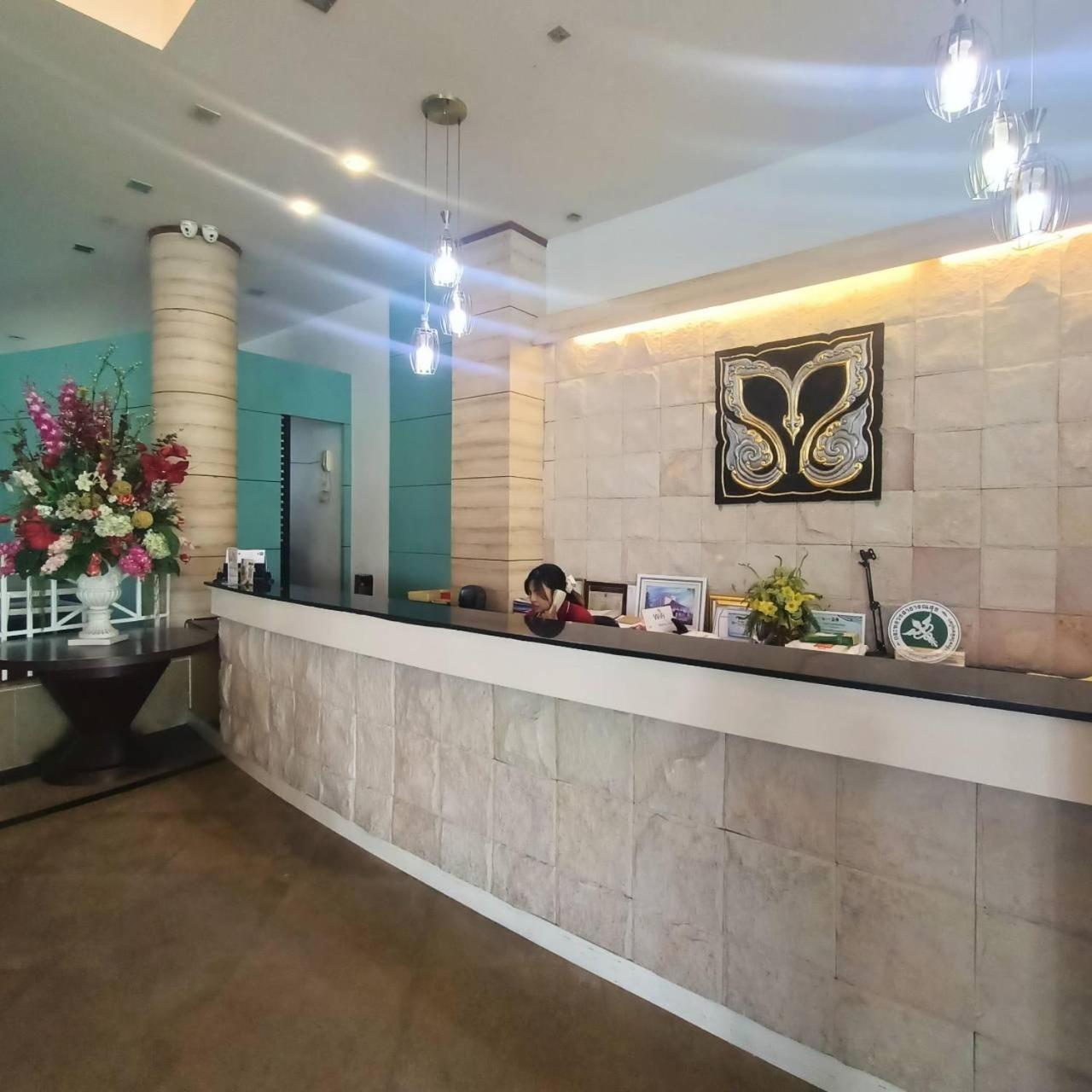 Mayflower Grande Hotel Phitsanulok Exterior foto