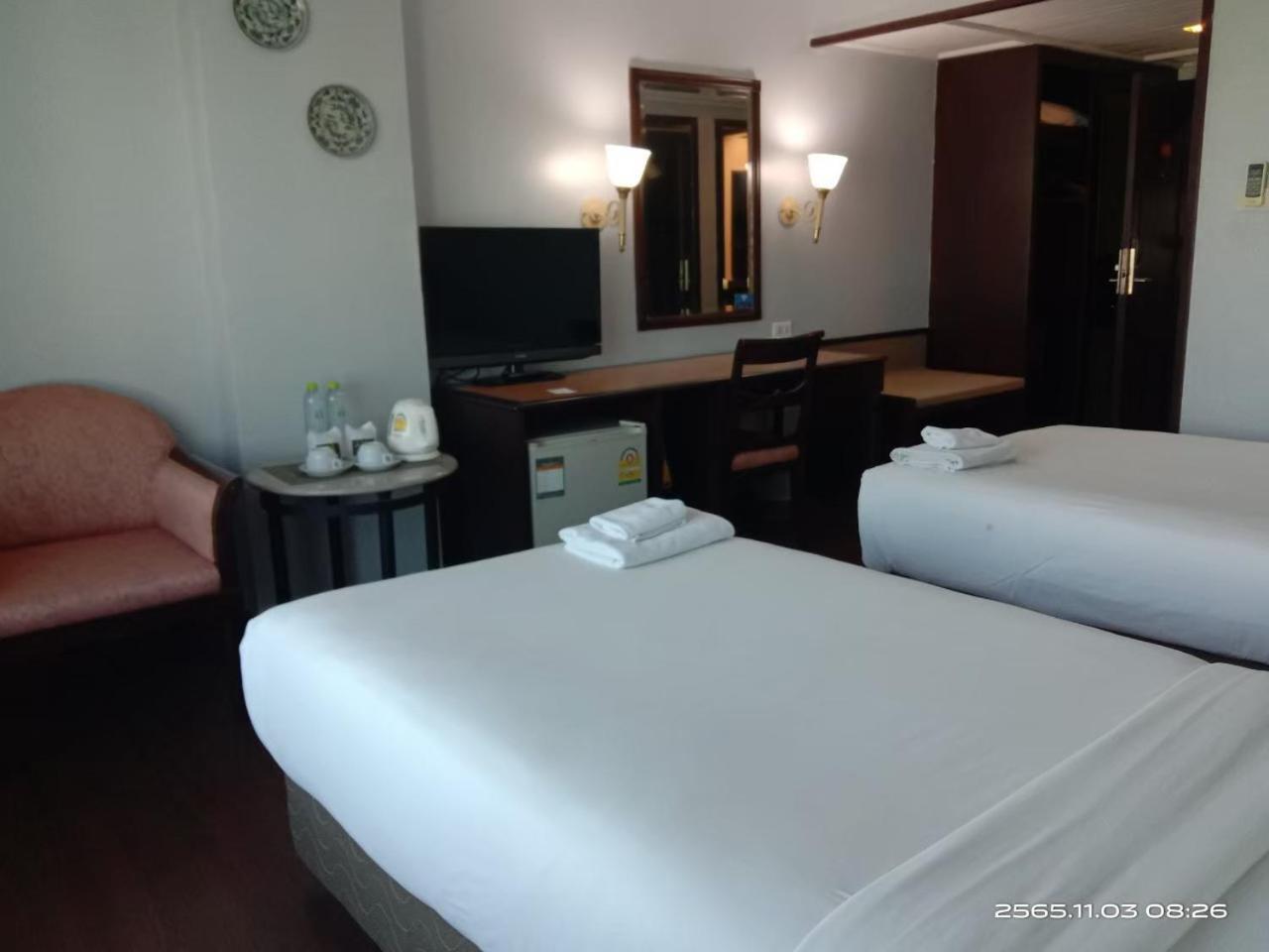 Mayflower Grande Hotel Phitsanulok Exterior foto