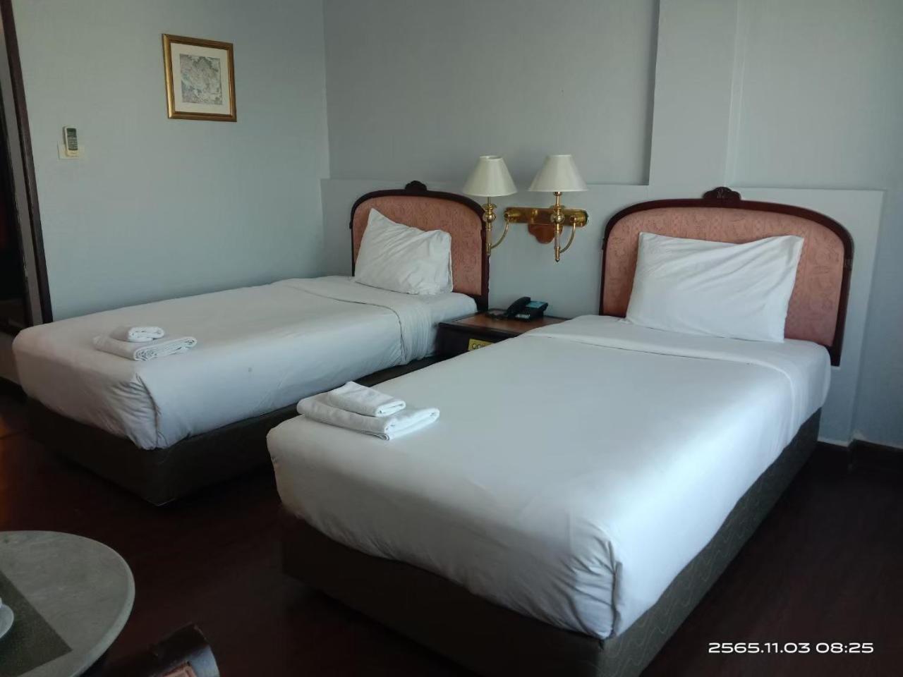 Mayflower Grande Hotel Phitsanulok Exterior foto