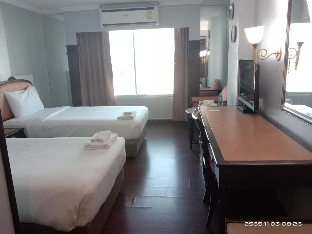 Mayflower Grande Hotel Phitsanulok Exterior foto