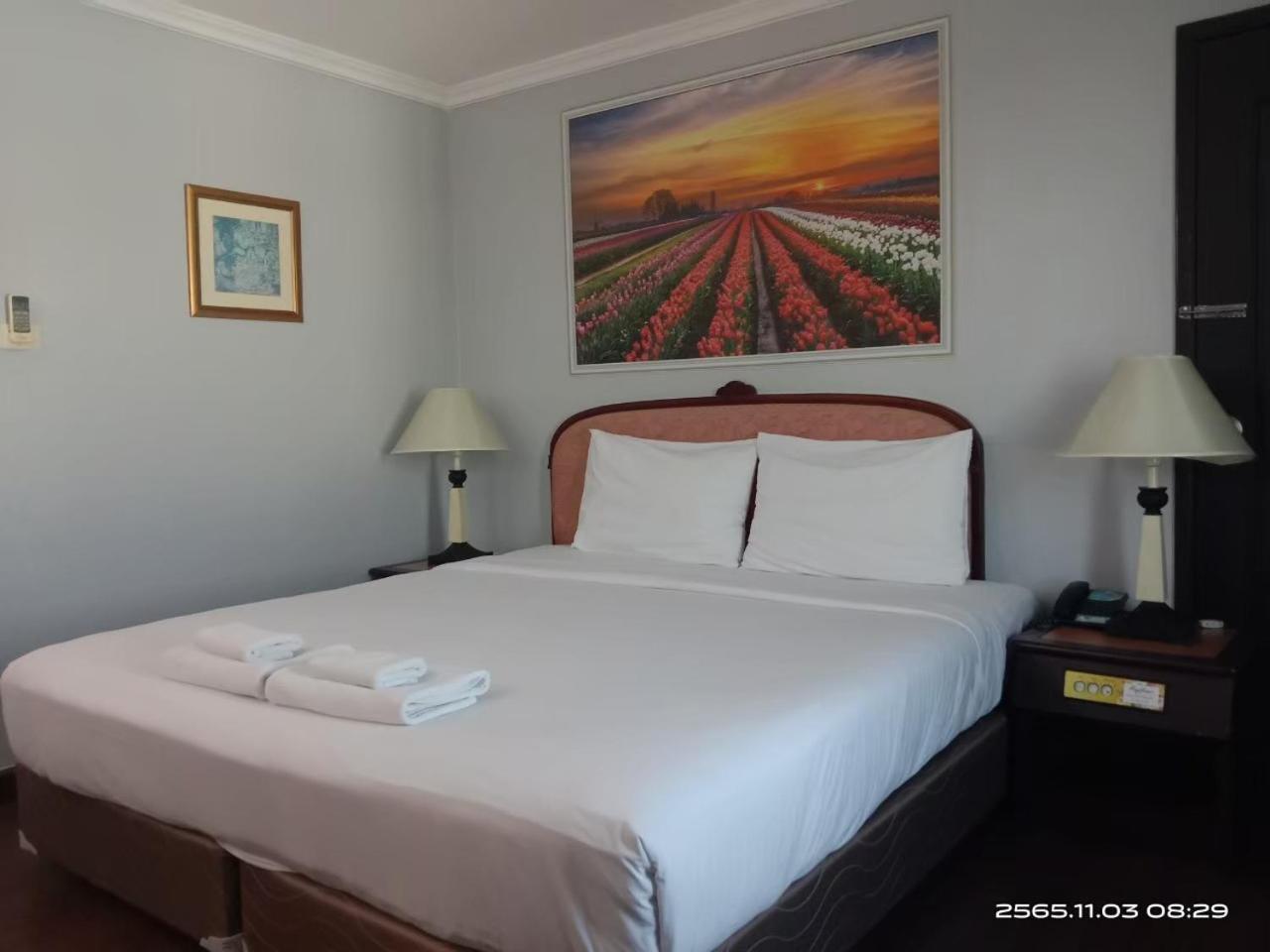 Mayflower Grande Hotel Phitsanulok Exterior foto