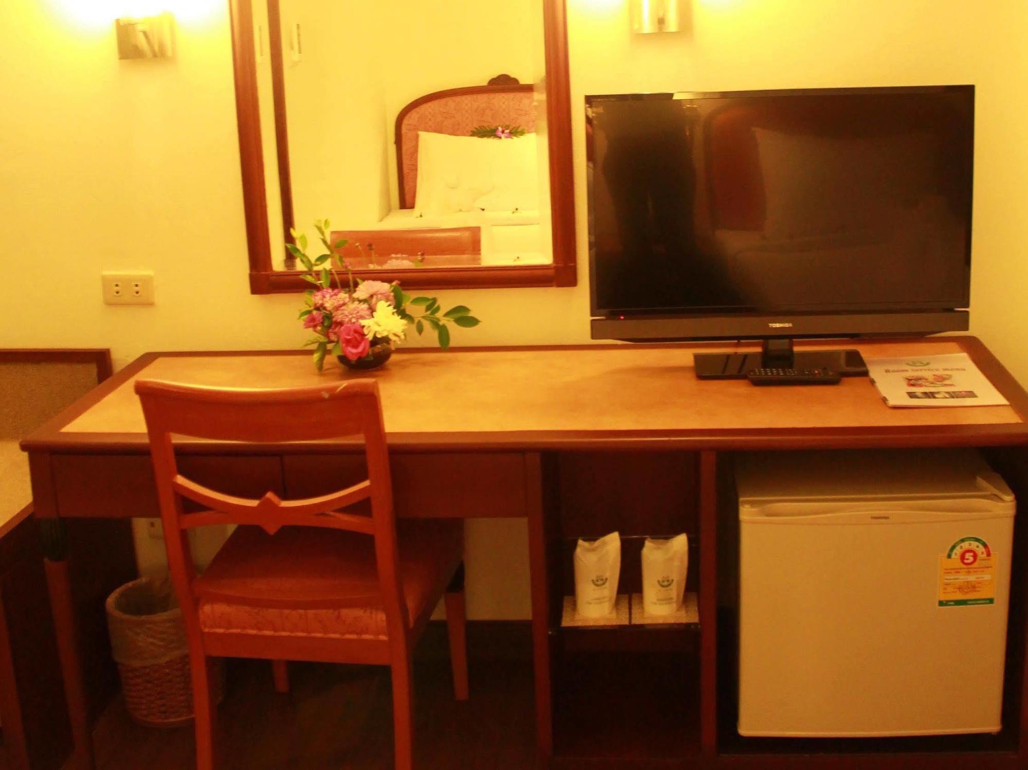 Mayflower Grande Hotel Phitsanulok Exterior foto
