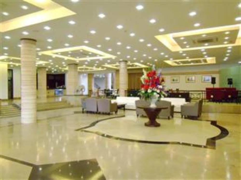Mayflower Grande Hotel Phitsanulok Exterior foto